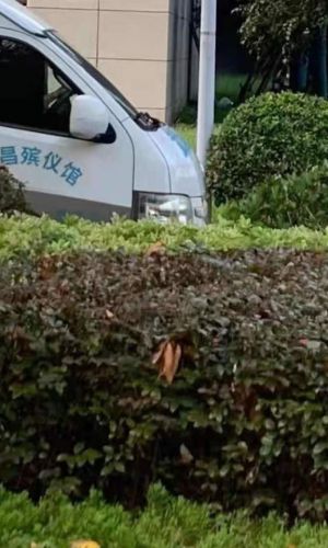 湖北工业大学女生被黑人猥亵跳楼？
